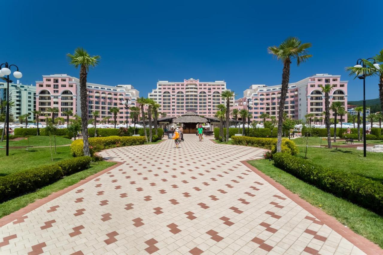 Dit Majestic Beach Resort Pantai Sunny Bagian luar foto