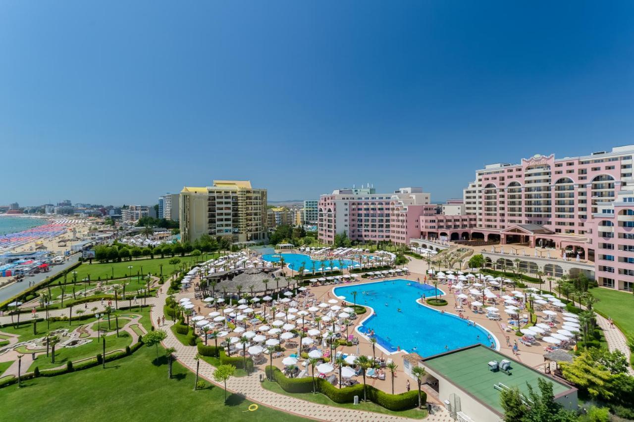 Dit Majestic Beach Resort Pantai Sunny Bagian luar foto