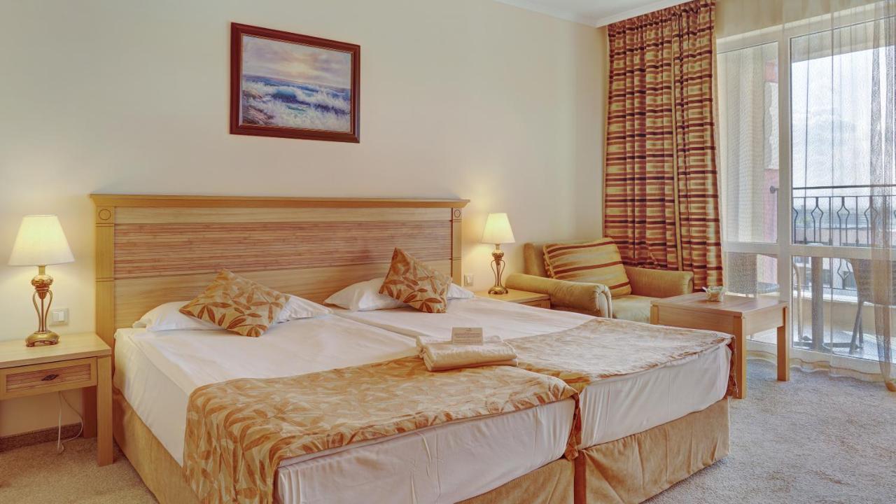 Dit Majestic Beach Resort Pantai Sunny Bagian luar foto
