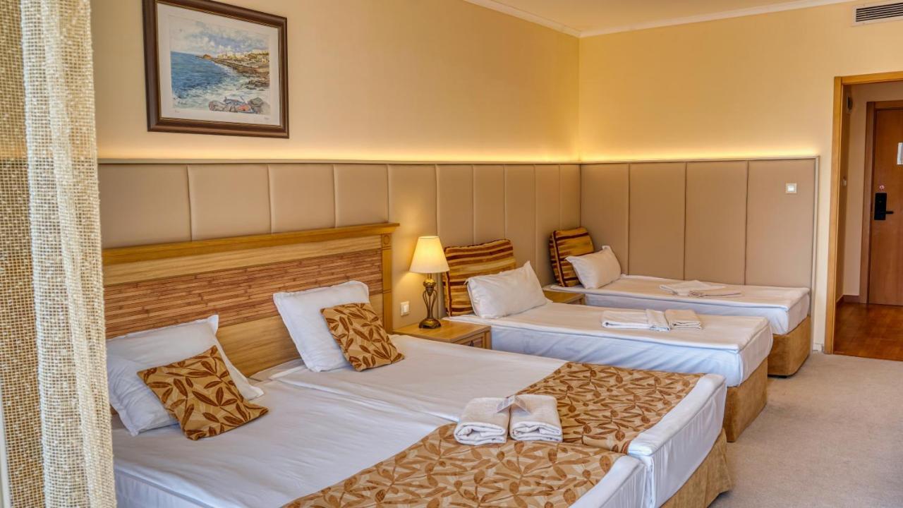 Dit Majestic Beach Resort Pantai Sunny Bagian luar foto