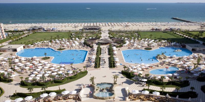 Dit Majestic Beach Resort Pantai Sunny Bagian luar foto