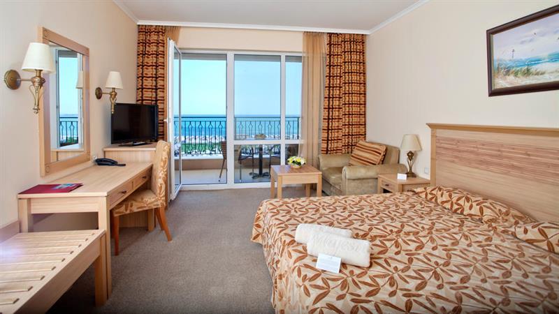 Dit Majestic Beach Resort Pantai Sunny Bagian luar foto